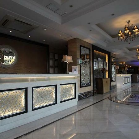 Boudl Hotel Suites Fahahil Kuwait City Eksteriør billede